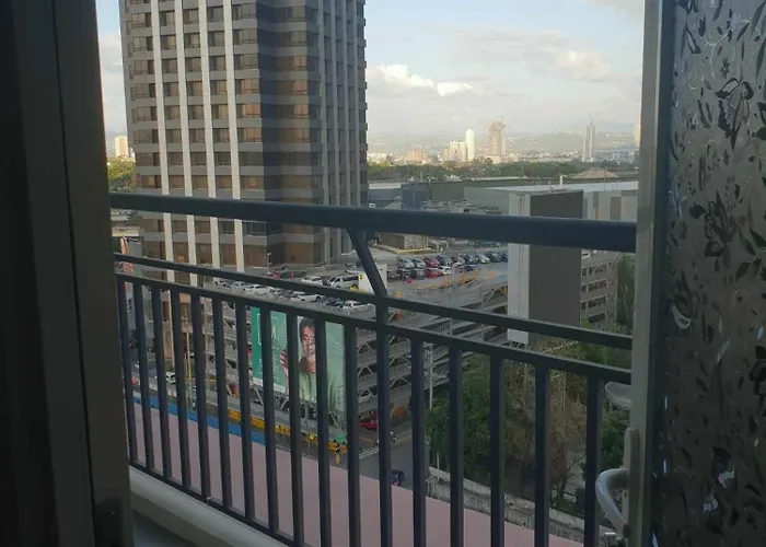 Auberge de jeunesse Serene Escape Near Poea, Dmw, And Galleria *