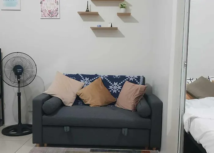 Serene Escape Near Poea, Dmw, And Galleria Auberge de jeunesse *